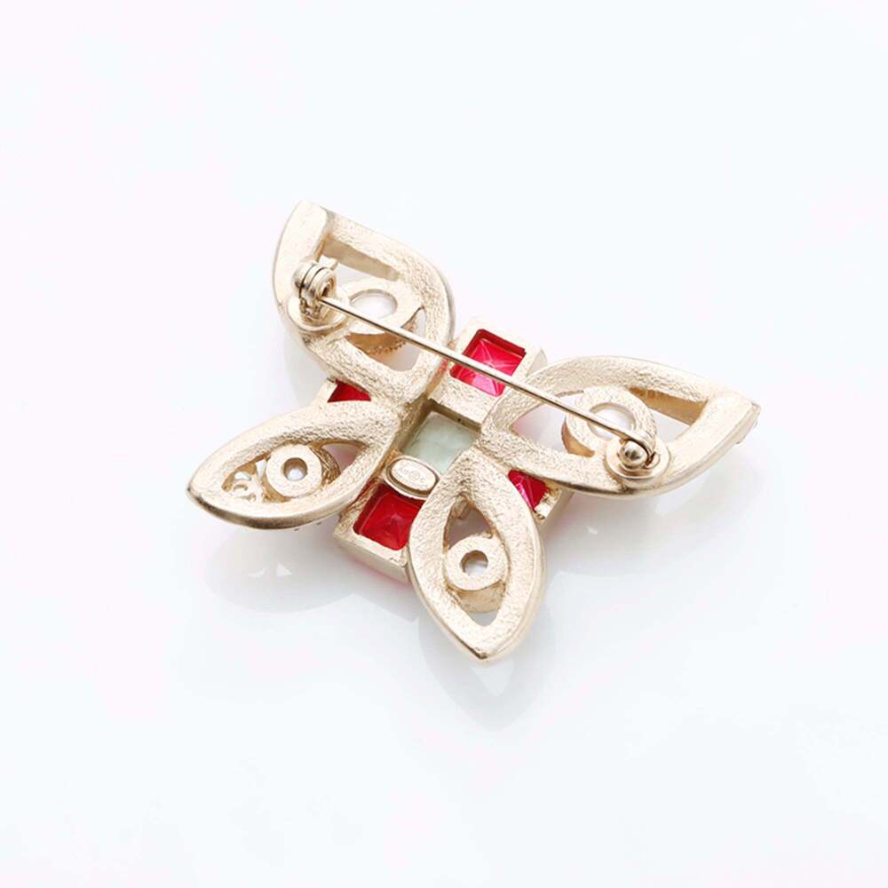 CHANEL Red Brooch - Picture 4 of 8